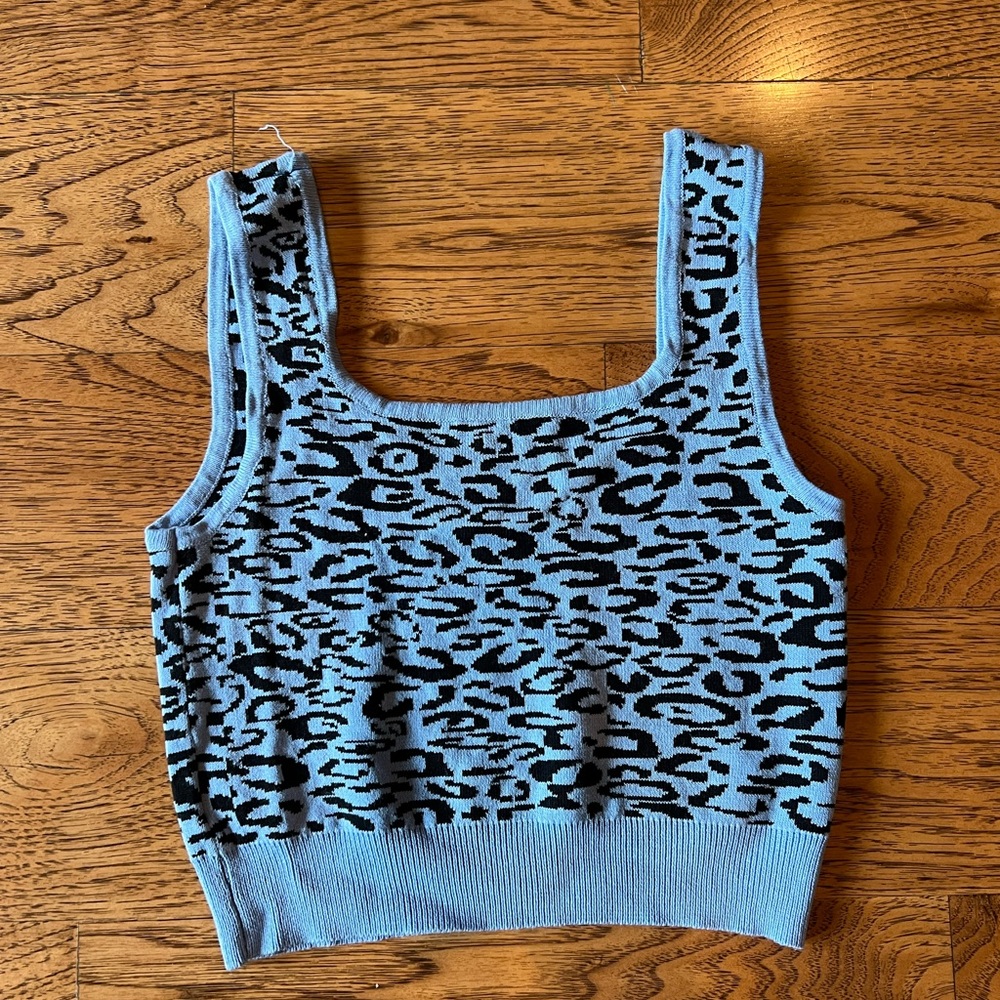 SHEIN Cheetah Crop Top